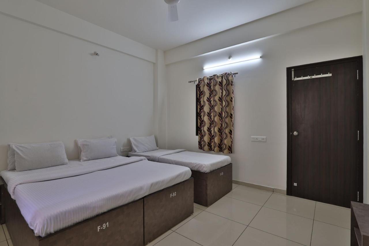 Spot On 38154 Shakti Hostel & Hotel Bhuj Luaran gambar